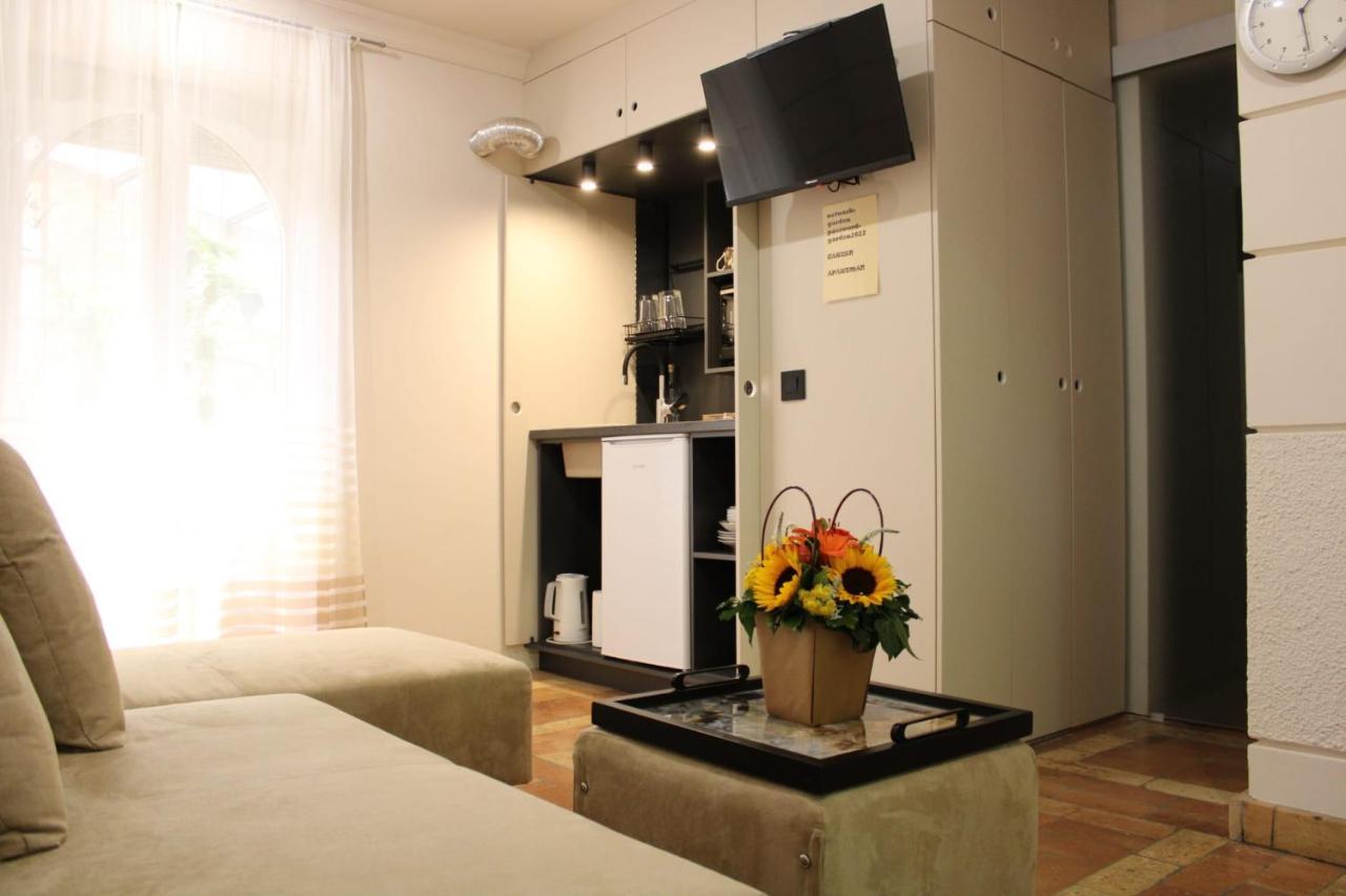 Apartment Garden Center *