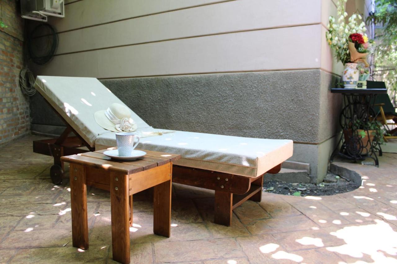 Apartment Garden Center *